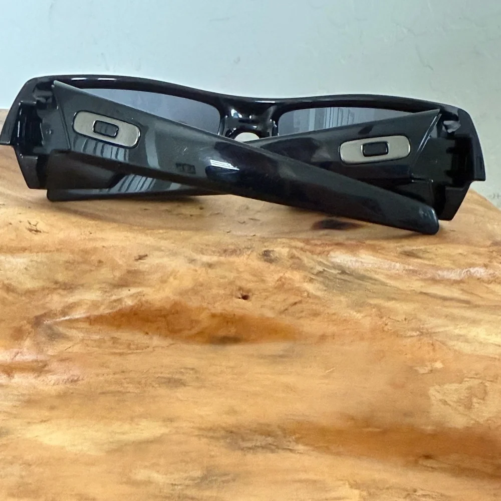 OAKLEY GASCAN Sunglasses Polished Black with Grey Lens 60mm 03-471 Includes Case